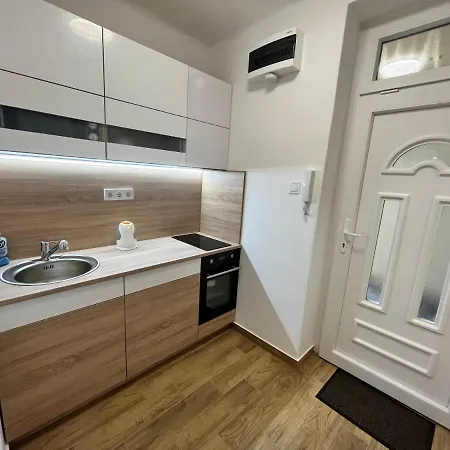 Dom-sellohaz Apartman *